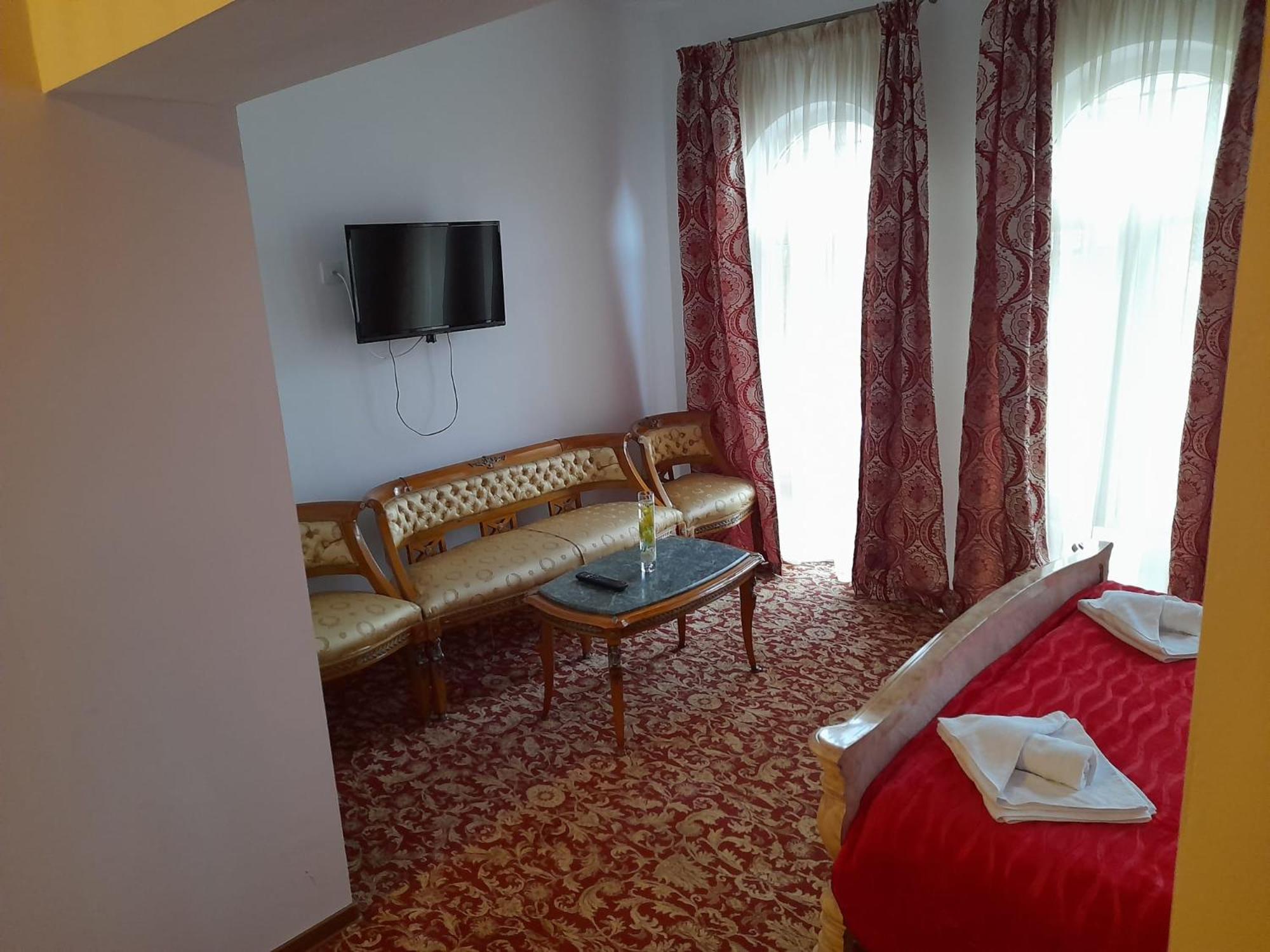 Pensiunea Crown Royal Alba Iulia Exterior foto