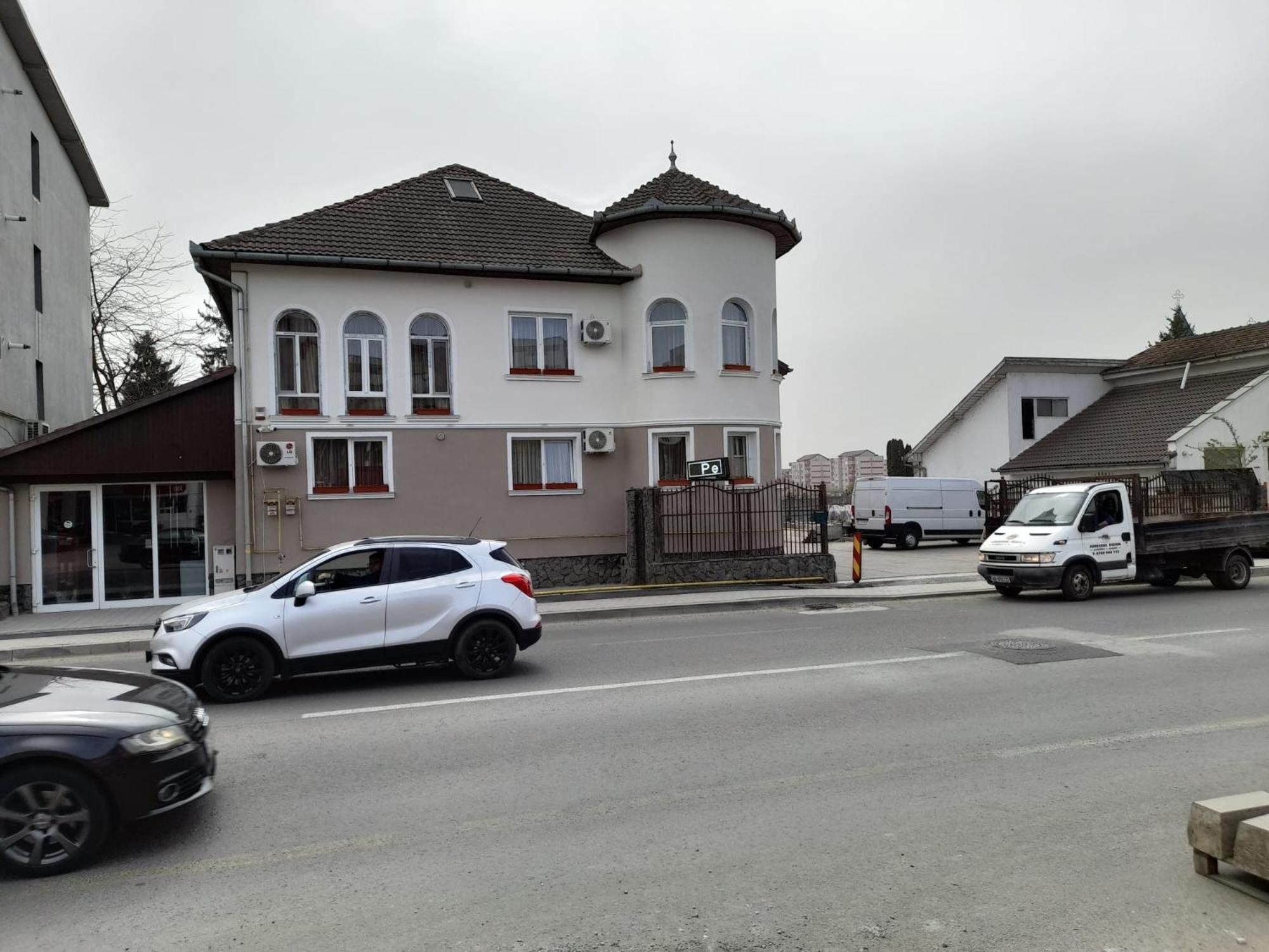Pensiunea Crown Royal Alba Iulia Exterior foto